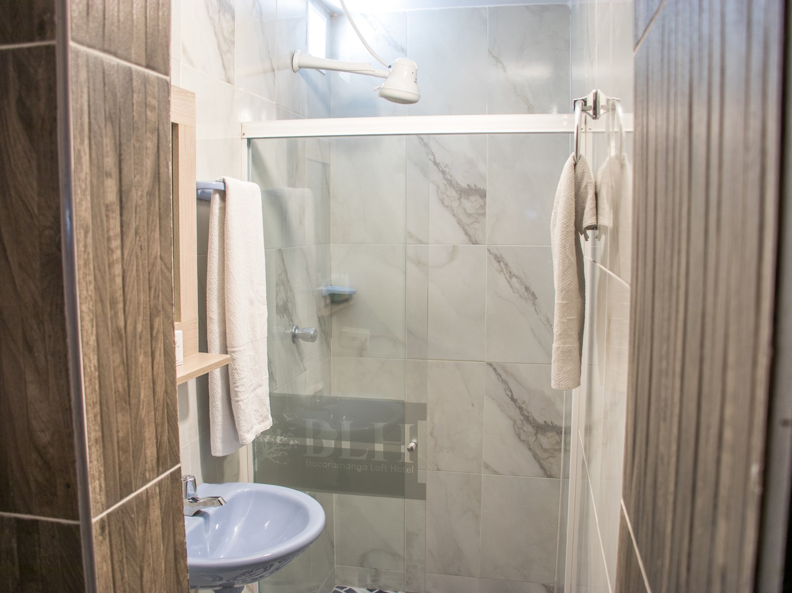 Baño habitación Junior